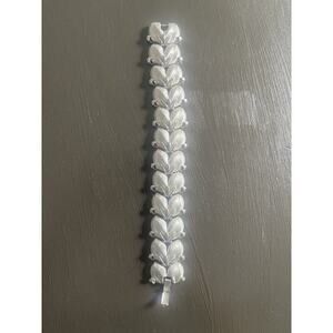 Vintage Silvertone Leaf Flower Link Retro Cocktail Workwear Dress Bracelet 7”